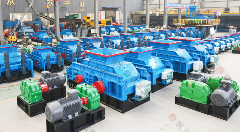 如何選購一臺(tái)性能好的大型對(duì)輥破碎機(jī)